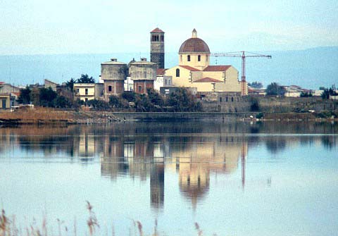 Nel territorio di Cabras si trovano numerose zone lagunari di grande interesse naturalistico.